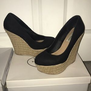 STEVE MADDEN PAMELAAA BLK CANVAS WEDGES